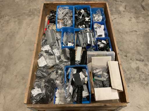 Partia materiałów instalacyjnych