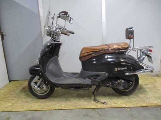 Znen - Snorscooter - Grande rétro - Scooter