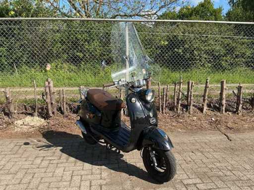 Scuter clasic BTC DLP-89-L