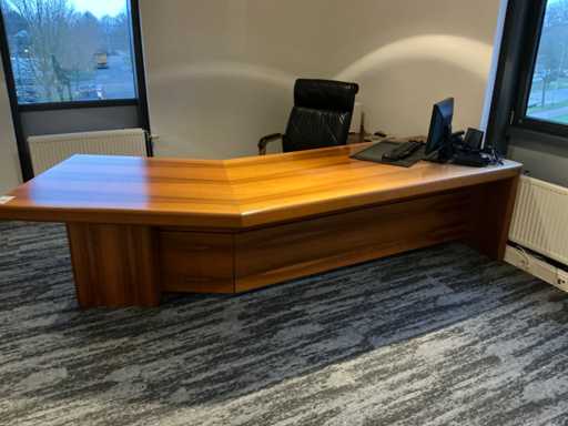 Frezza Directie meubilair