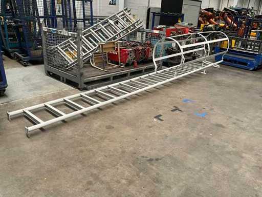 Metal Cage Ladder/Stairs