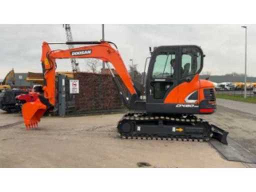 02b78ff3-f2e4-4328-97c1-fe52bcdcb19d.mp4