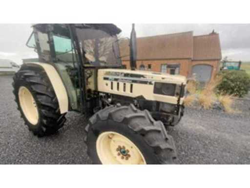 6d913d1c-42e0-4086-8bd6-7793aef5a4b1.mp4