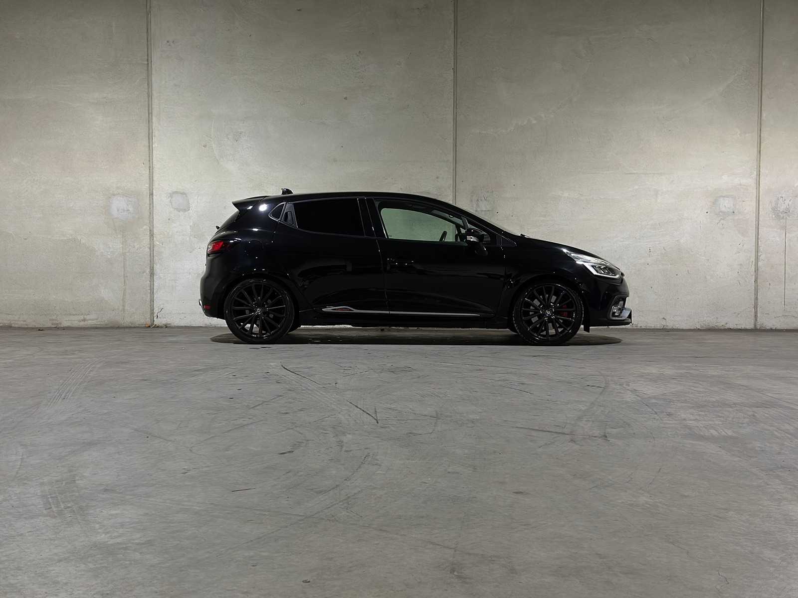 Renault Clio 1.6 R.S. Trophy 220pk 2016, K-787-PD