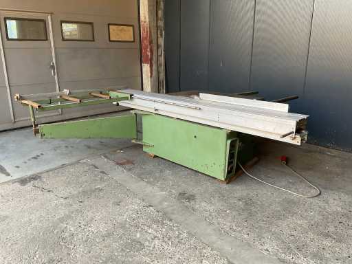 Scie circulaire à panneaux Concord