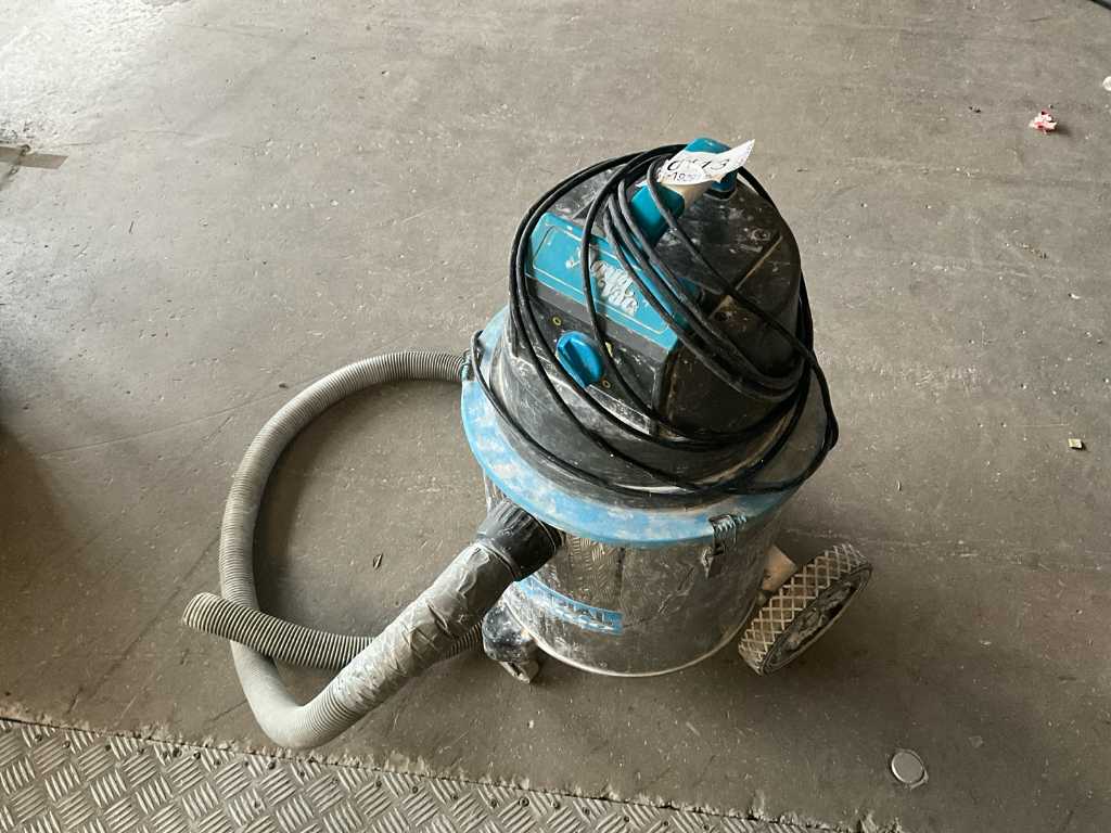 Aqua Vac Industrial Vacuum Cleaner