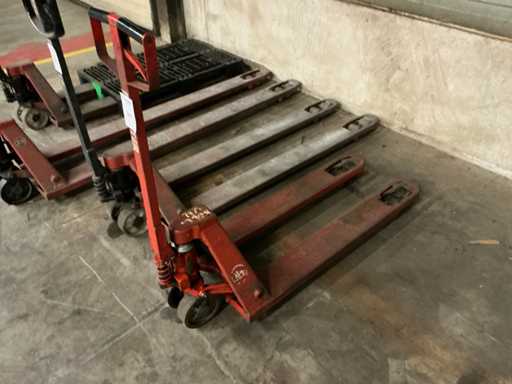 BT Hand Hydraulic Pallet Truck