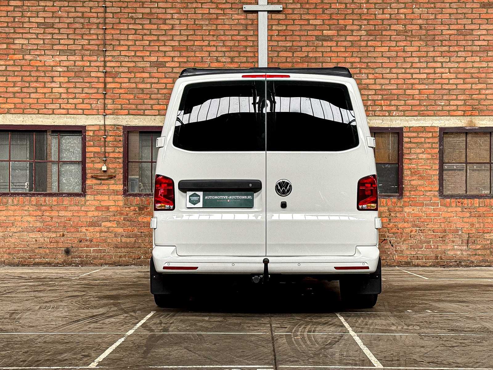 Volkswagen Transporter T6 VIP California Kampeerwagen 180pk 2021, HFF-38-X