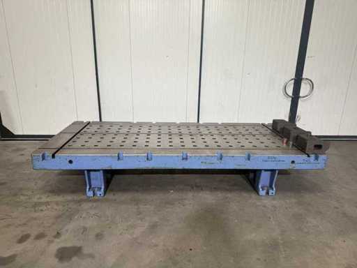 Table de soudage à fentes en T