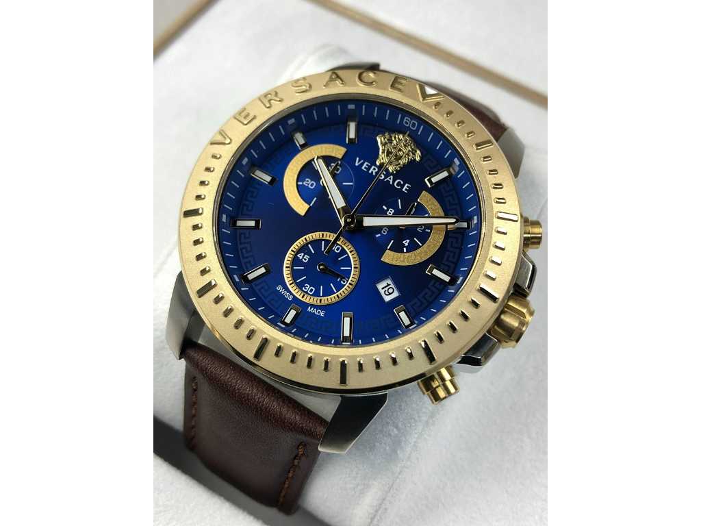 Noul cronografic Versace VE2E002 21 de ceasuri pentru bărbați