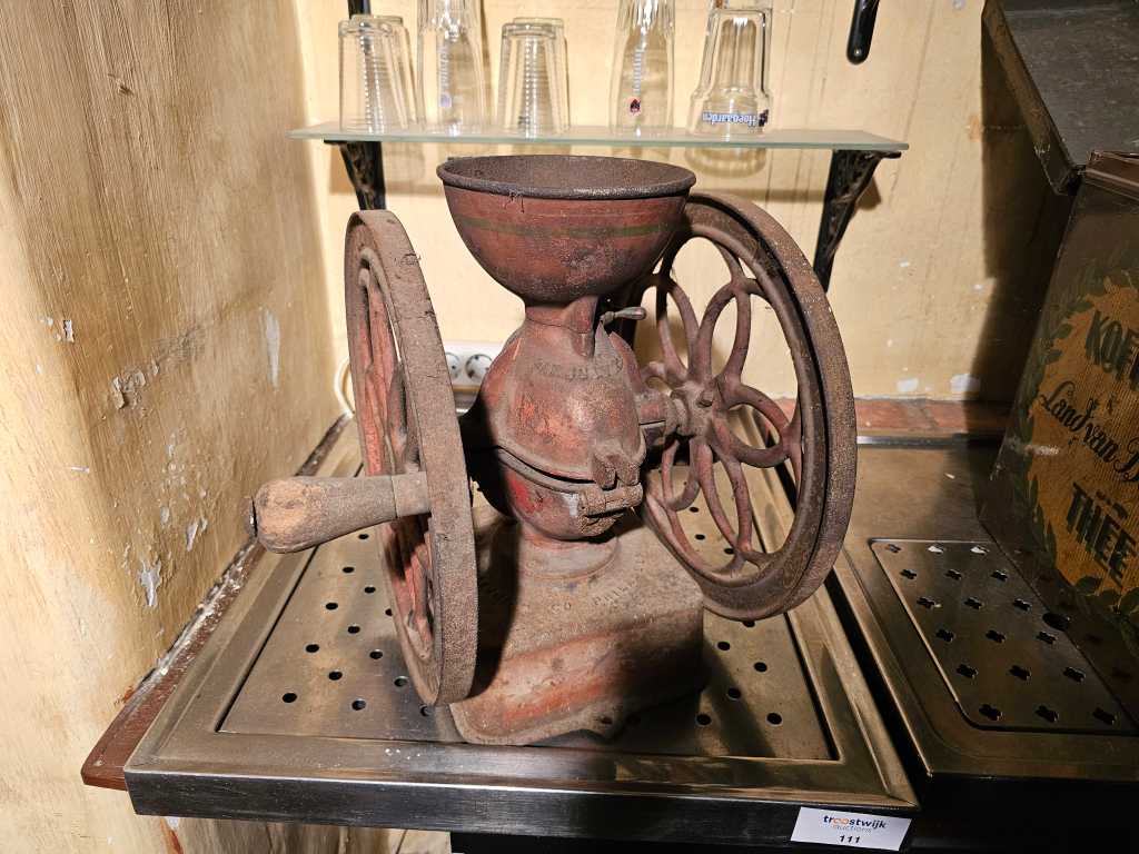 Moulin à café en fonte antique
