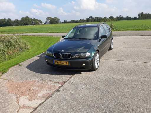 BMW Série 3 Touring 320 i Voiture de tourisme 2003