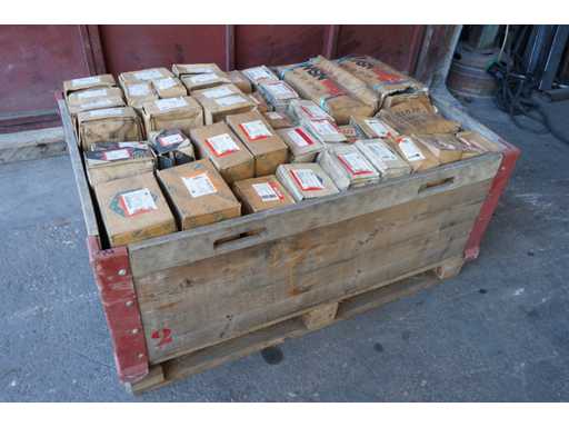  8.8 O mul?ime de ?uruburi imbus