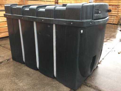 Dubbelwandige kunststof mazouttank met dieselpomp