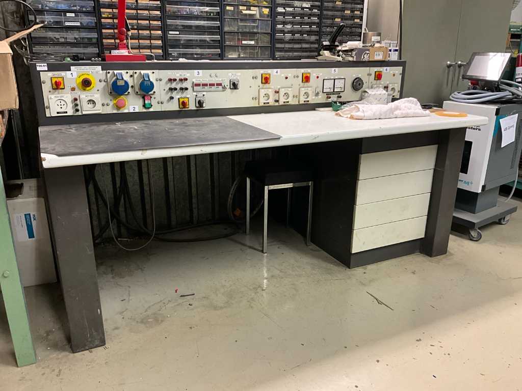 Metal electro workbench with 4 drawers