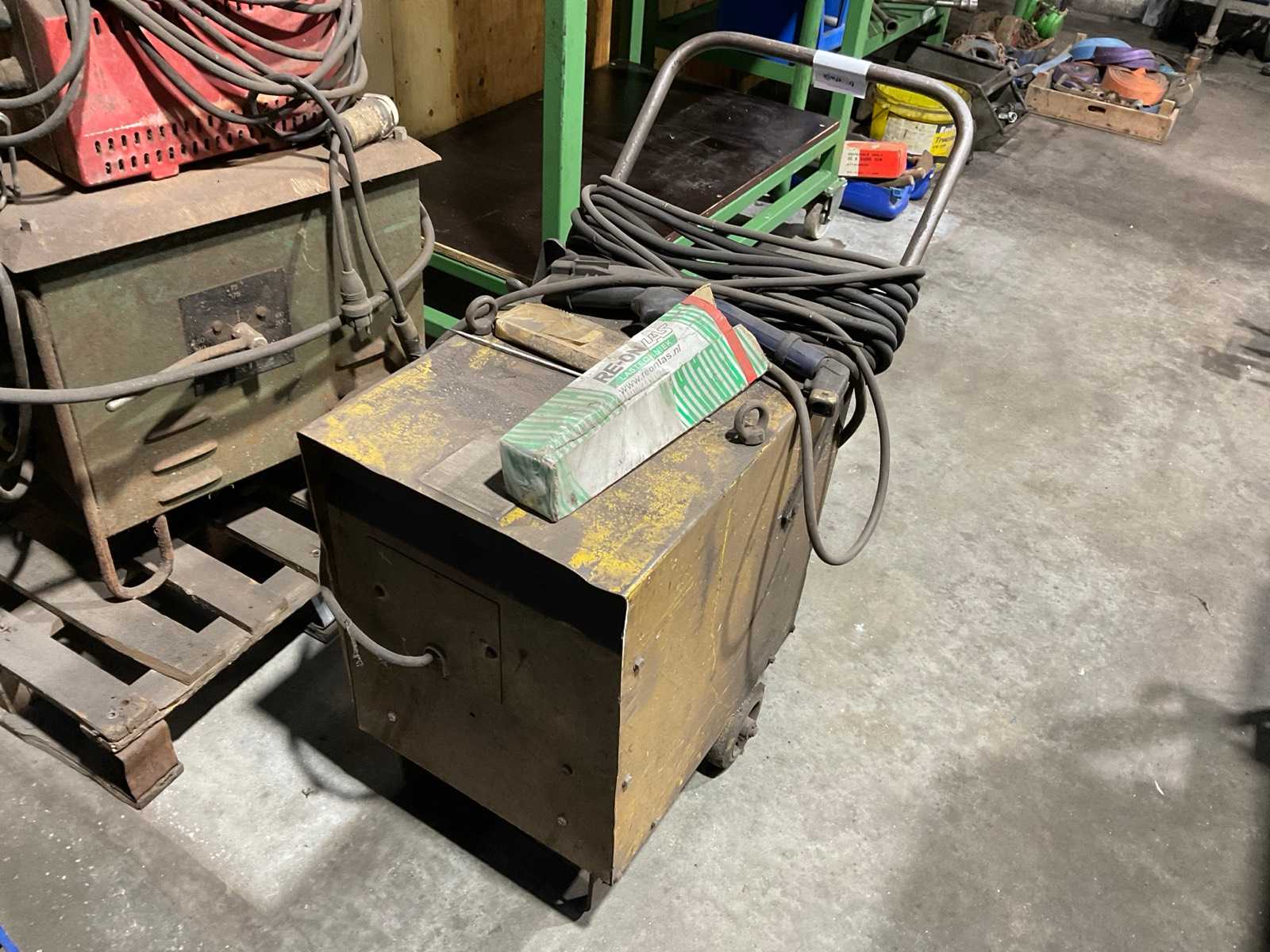 Varios Electrode welding machine