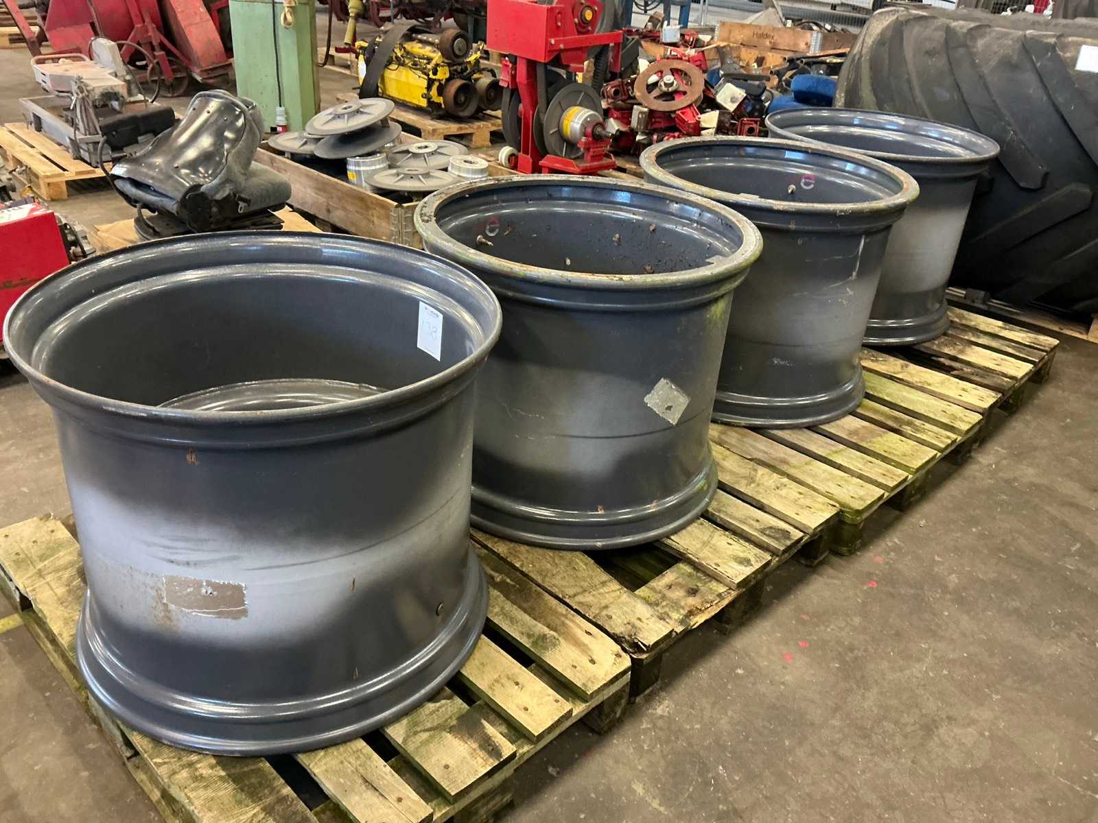 2019 New Holland/Pronar 24×30,5H2 Steel rim (4x)