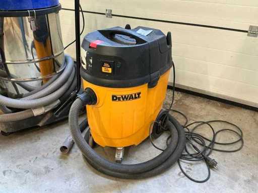 2005 Dewalt D27901-QS Industrial Vacuum Cleaner