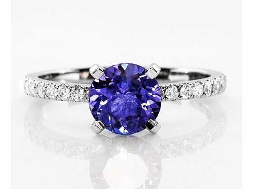 Luxury Ring Natürliches Bläulich-Violett Tansanit 1,75 Karat