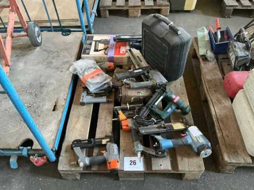 Diverse pneumatische tackers (12x)