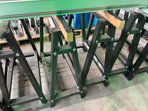 Metal trestles (2x)