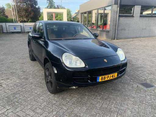 Porsche - 2004 - Cayenne - 4.5 S - 88-PJ-KL