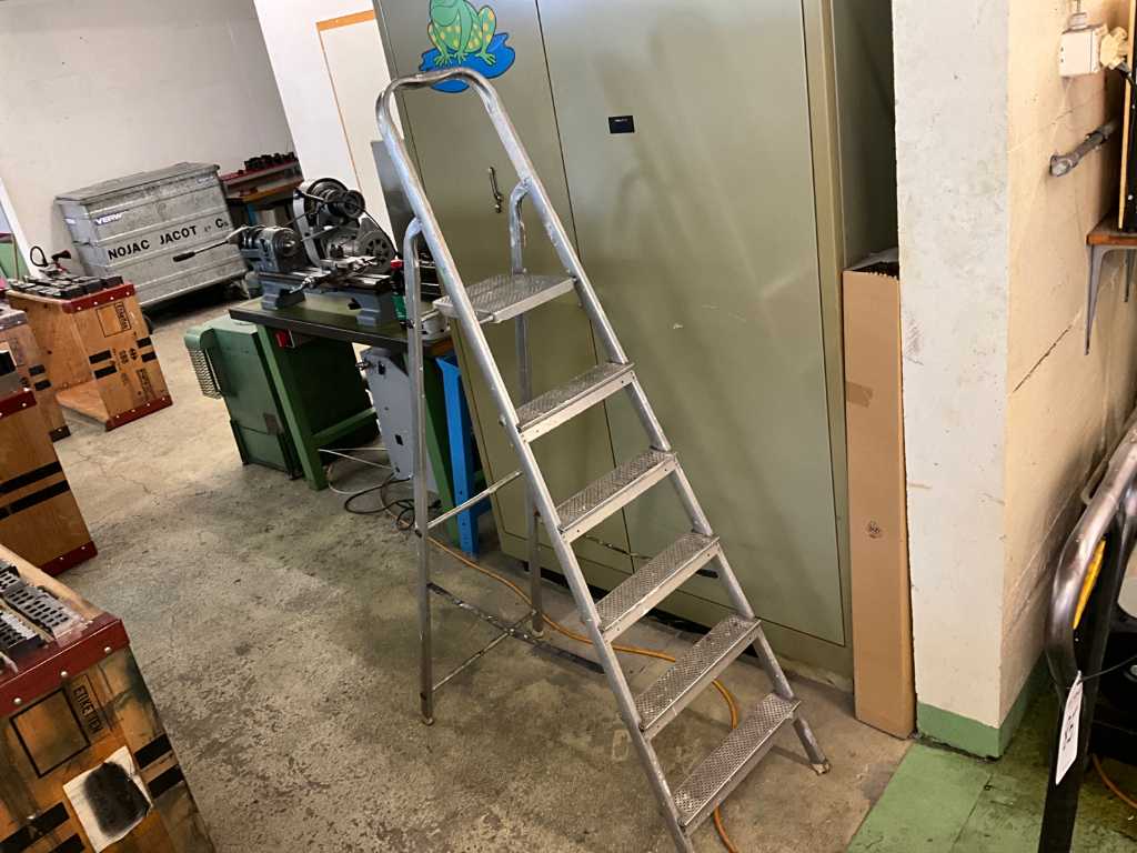 Gantry ladder