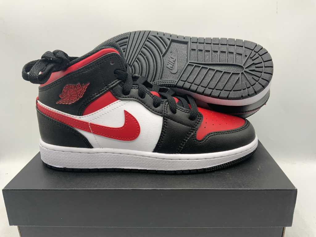 Nike Air Jordan 1 Mid Sneaker Schwarz/Feuer Rot-Weiß 36.6