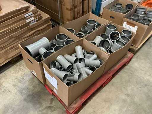 Un lot de bucăți din PVC