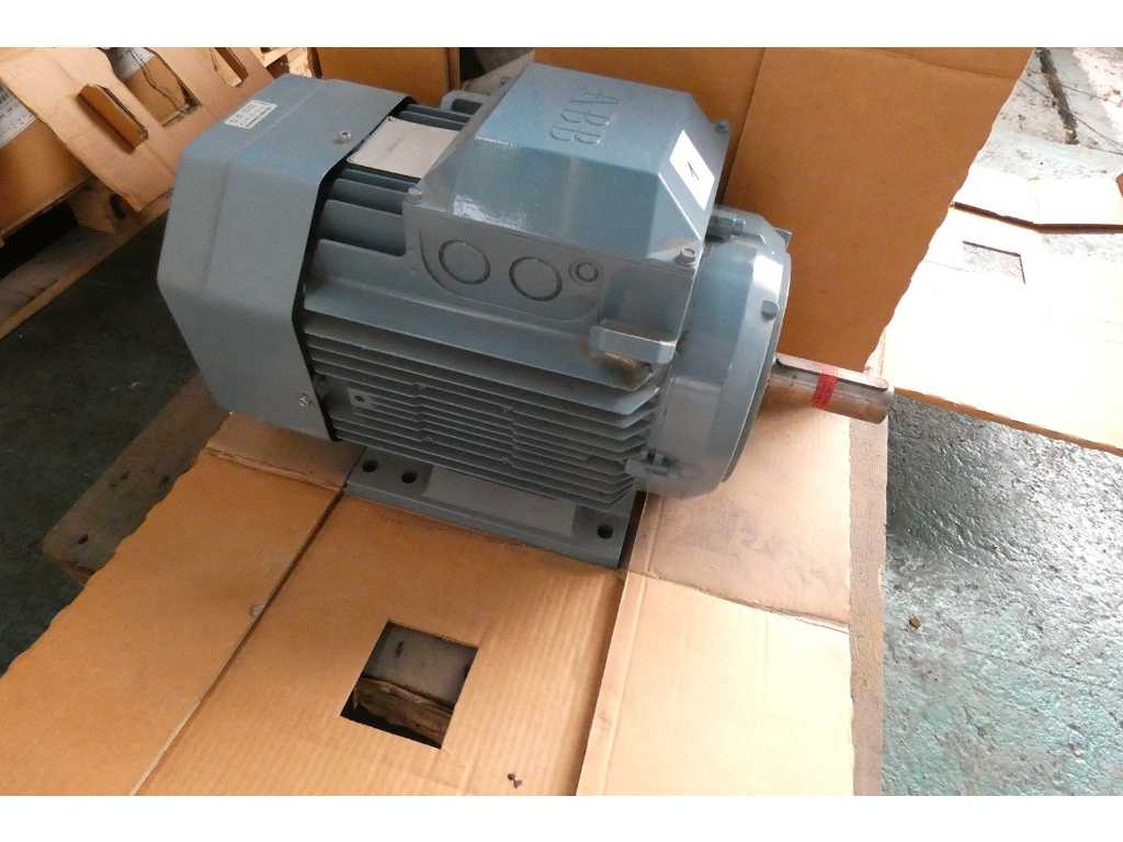 ABB - M3AA 160 L 4/8 13 kW 1450rpm - Never Used Electric Motor
