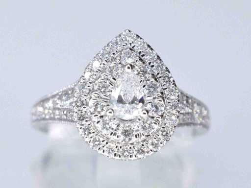 Witgouden druppelvormige ring met diamanten