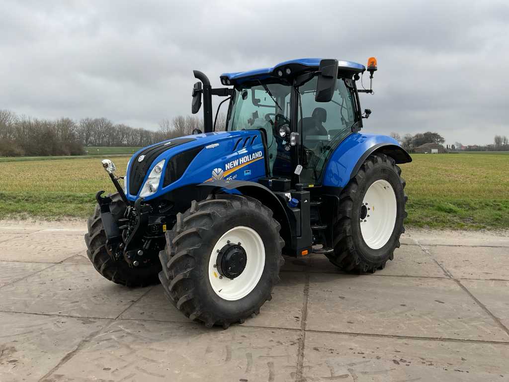 2022 New Holland T6.180 AutoCommand Four Wheel Drive Farm Tractor