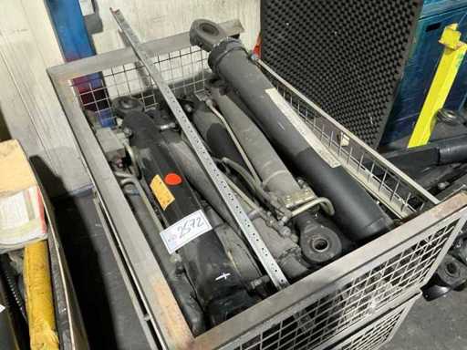 Box of Hydraulic cylinders