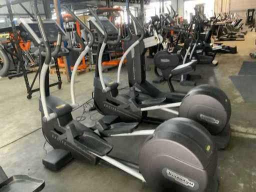 Technogym excite synchro visioweb Crosstrainer
