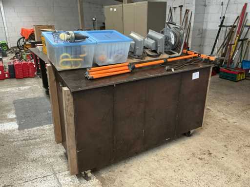 Divers aannemersmateriaal