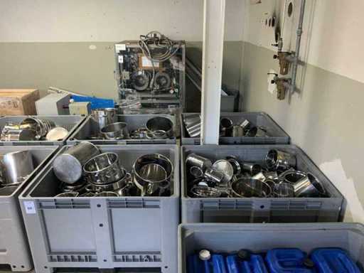 Bake with stainless steel pans and various (4x)