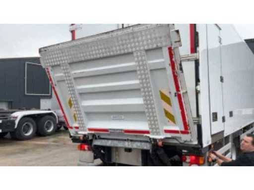 7c6a7980-1b1b-4210-b88e-e9b005141819.mp4