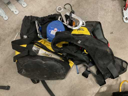 Protecție împotriva căderii Petzl/IKAR Newton + amortizator de cădere