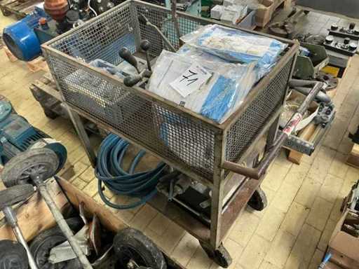 Stock di accessori,ricambi e giacenze di magazzino