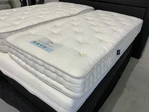 Harrison Spinks Air Handmade Pocket Spring Mattress B90 x H200