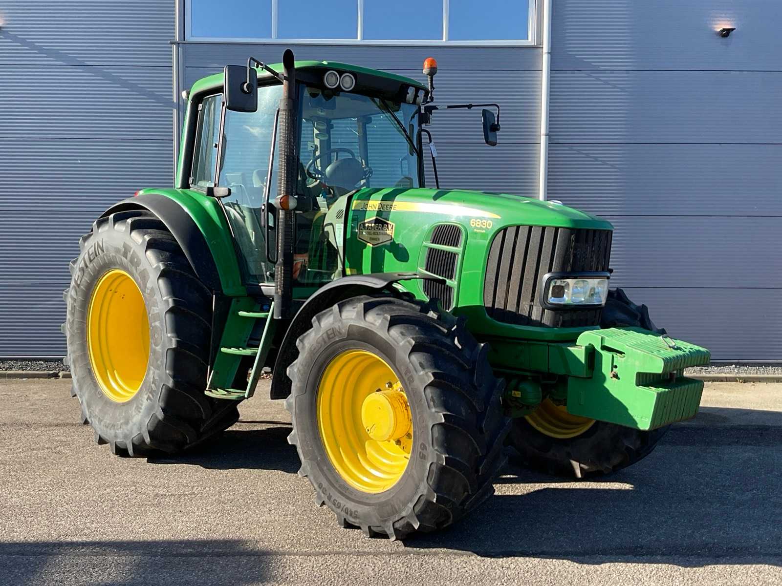2009 John Deere 6830 Premium MW2 All-Wheel Drive Farm Tractor