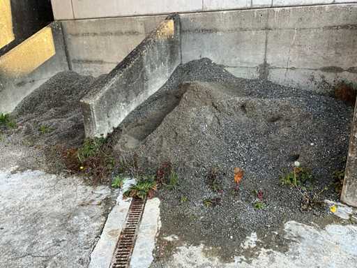 Posten Kieselsteine/ Sand