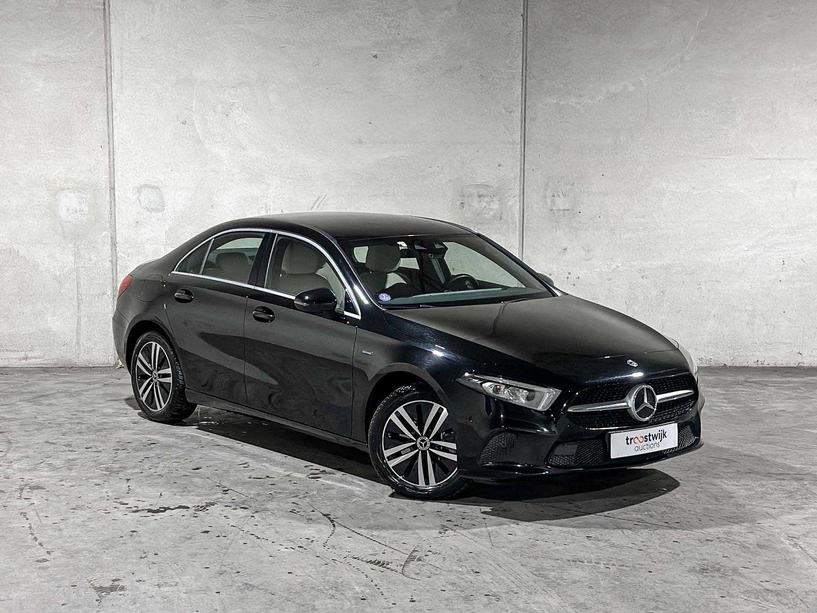 Mercedes-Benz A250 e Business Solution Luxury Limited 218pk 2020 (Origineel-NL + 1e Eigenaar) A-klasse, J-849-SG