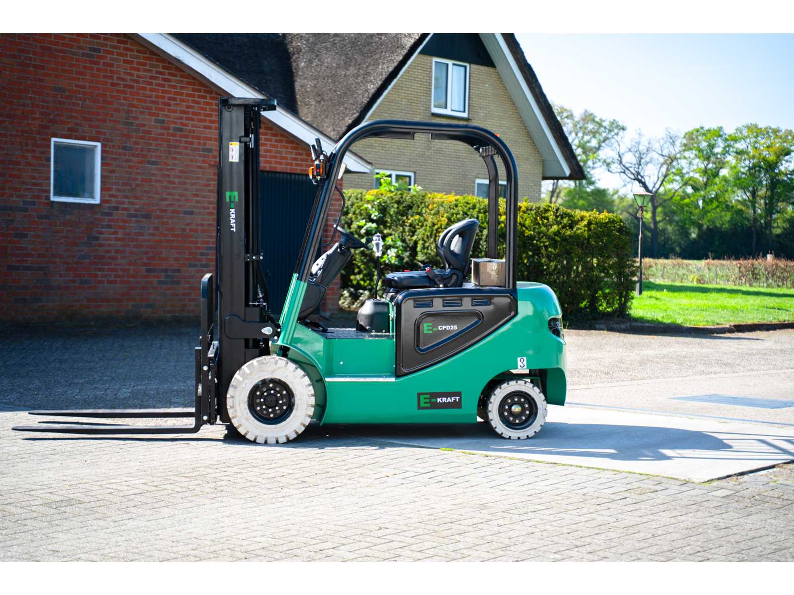 2025 E-Kraft E-CPD25 Forklift