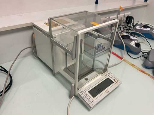 Precyzyjna waga METTLER AT201