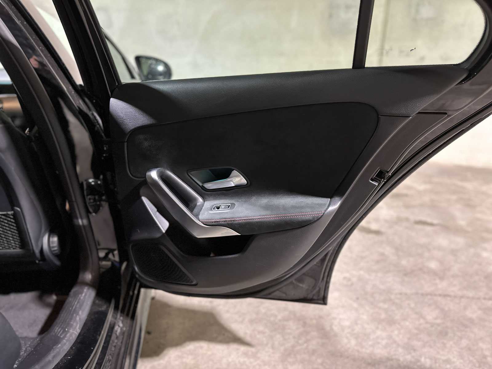 Mercedes-Benz A200 Business Solution AMG A-klasse 163pk 2020 (Origineel-NL), J-049-DZ