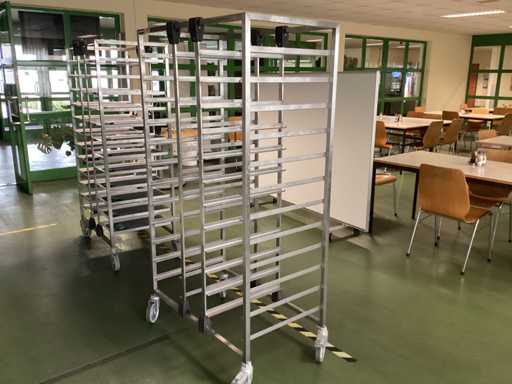 Stalowy wózek tacowy (2 części)