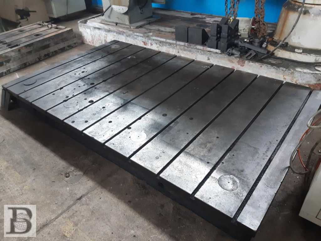 T-slot clamping table