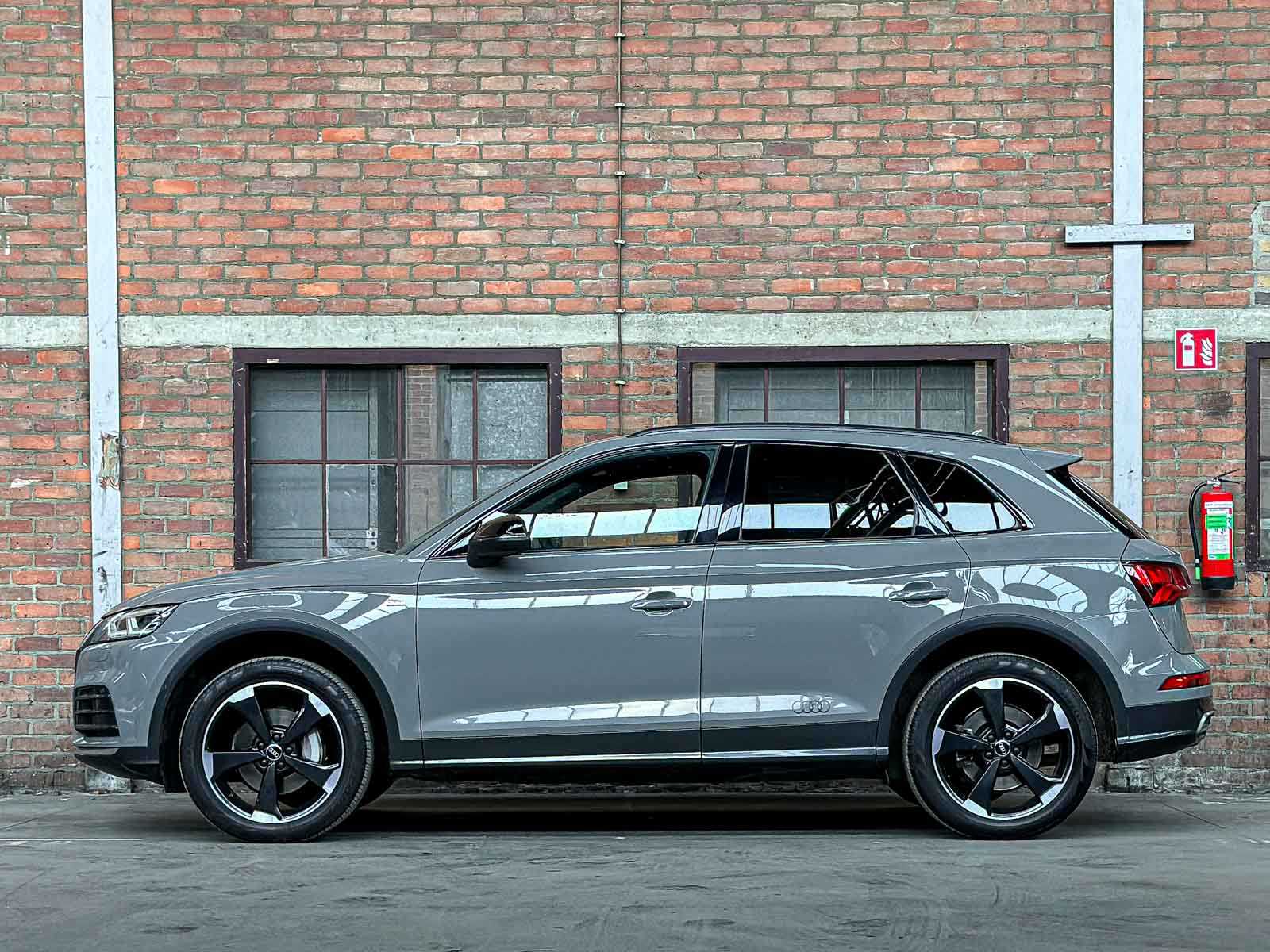 Audi Q5 2.0 TFSI Quattro Sport S Line Black Edition 252pk 2018 (Origineel-NL + 1e Eigenaar), TT-931-B