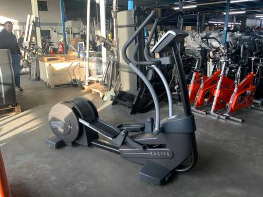 Technogym excite+ synchro 500 elliptique à entraînement elliptique